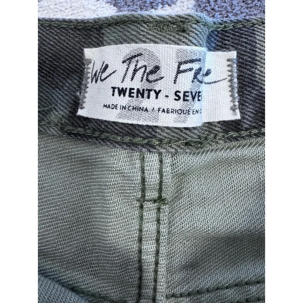 We the‎ Free People Loving uGood Vibrations Camo Denim Shorts Size 27